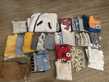 Lot de vêtements garçon divers taille 86