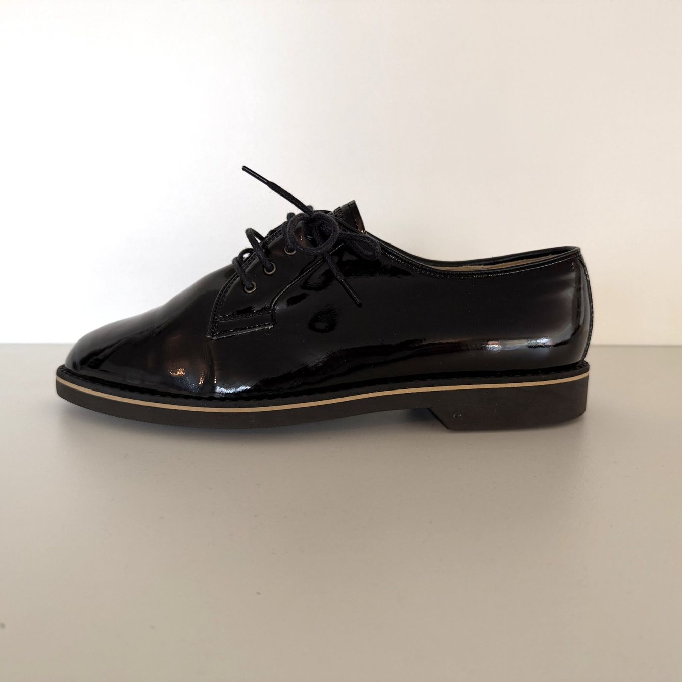 Navyboot Scarpe da donna: Navyboot Damen Schuhe Lackleder Grösse 38.5 schwarz – Nuovo (secondo la descrizione) da Balzers venduto da dassandro 2