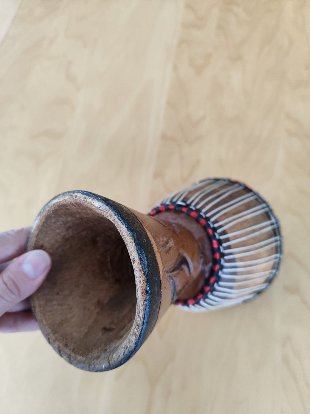 Strumenti musicali: Kleine echte afrikanische Trommel – Usato da Seon venduto da Mandes1 1