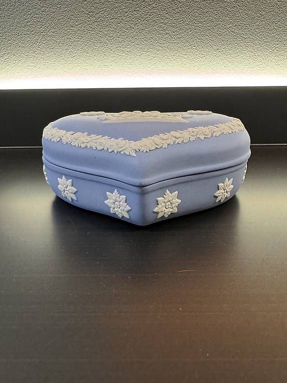 Tutte le decorazioni: Wedgwood  – Usato da Parpan venduto da pba_x87s 3