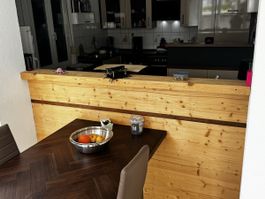 Massive Massivholz Theke / Bartheke, ohne Deko und Schrank