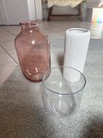 Drei Vasen/ 2x aus Glas, 1x aus Keramik, von Depot