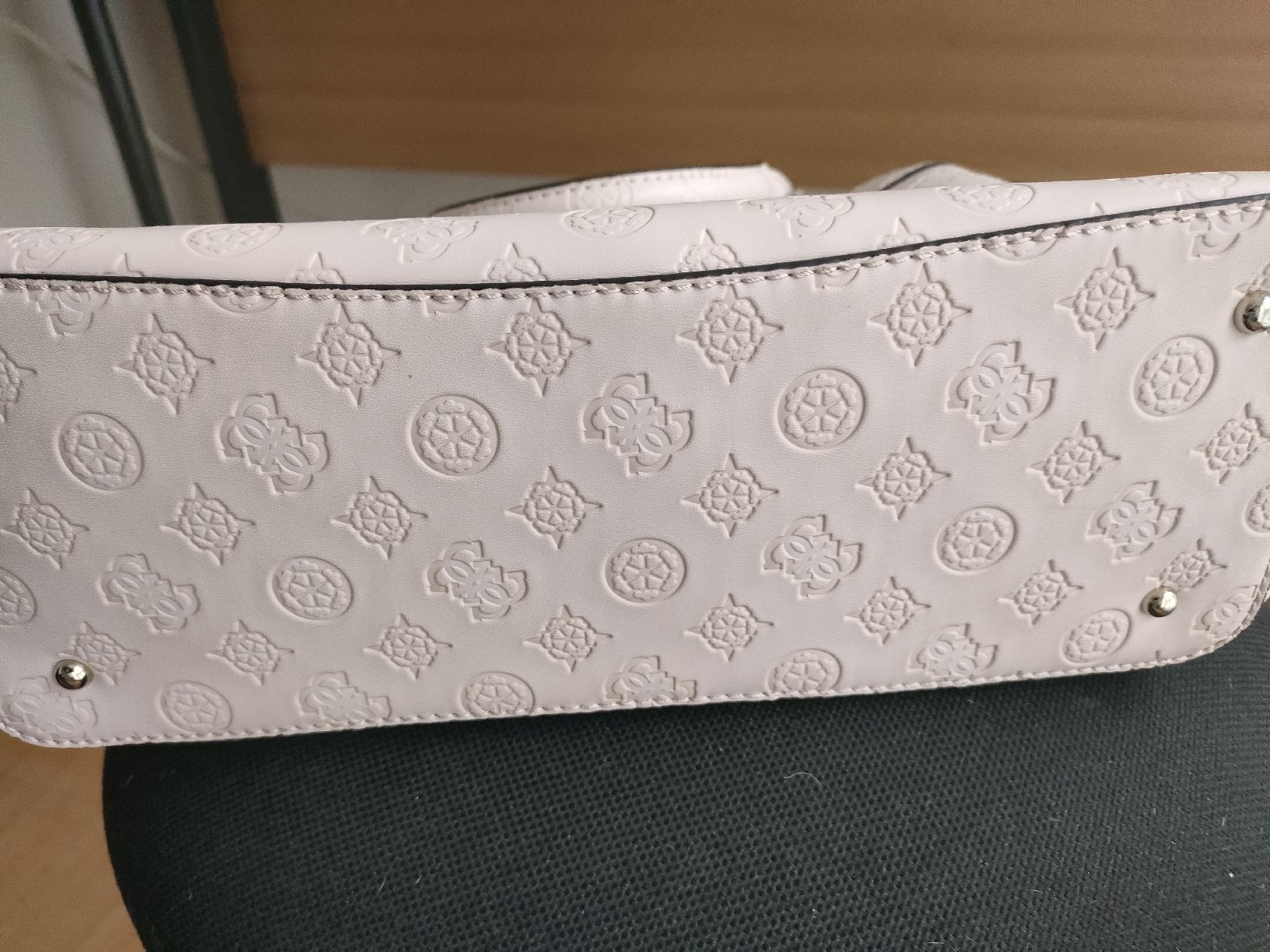 Guess Borse da donna: Guess Handtasche neu – Nuovo (secondo la descrizione) da Brugg AG venduto da Mashaba 5