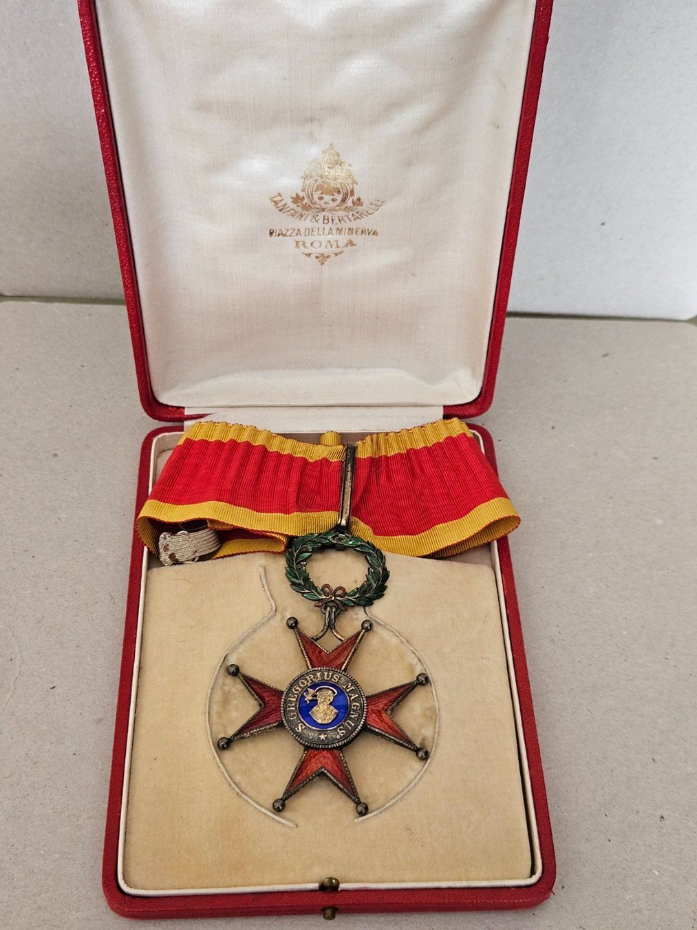 Medaglie: St. Gregorius-Orden, Kommandeurkreuz – Usato da Lugano venduto da Numisartes 3