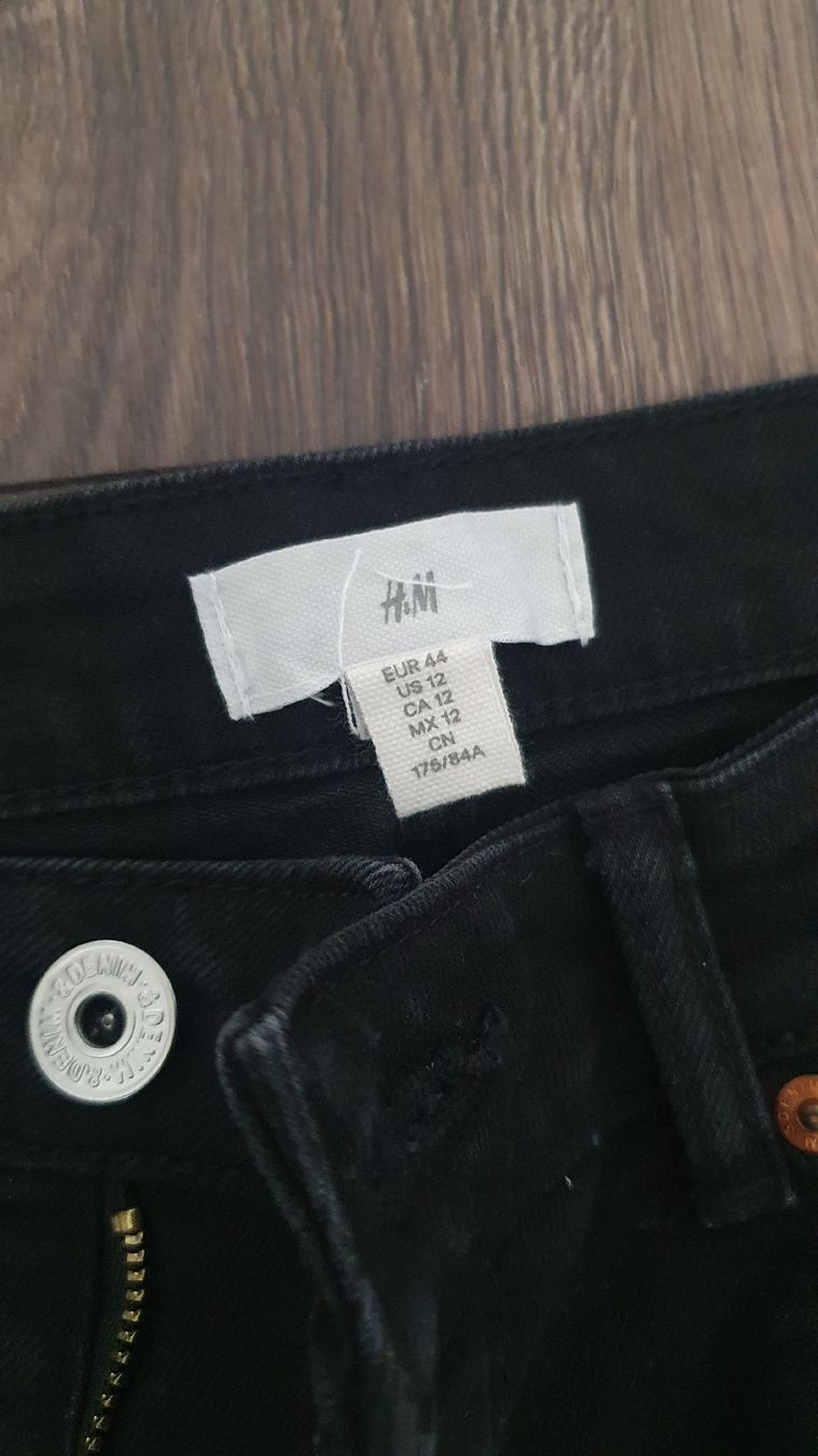 H&M Jeans: Schwarze H&M Damen Jeans Gr. 44 – Usato da Breitenbach venduto da sabrinaa95 1