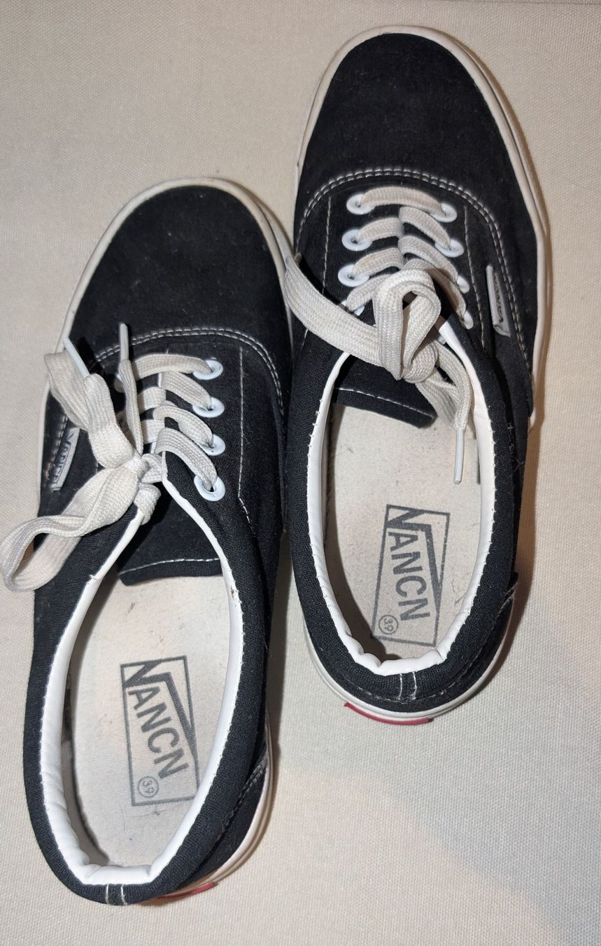 Scarpe da uomo: schwarze Sneaker Vans Vancan Gr 38 – Usato da Sarmenstorf venduto da taosun2 4