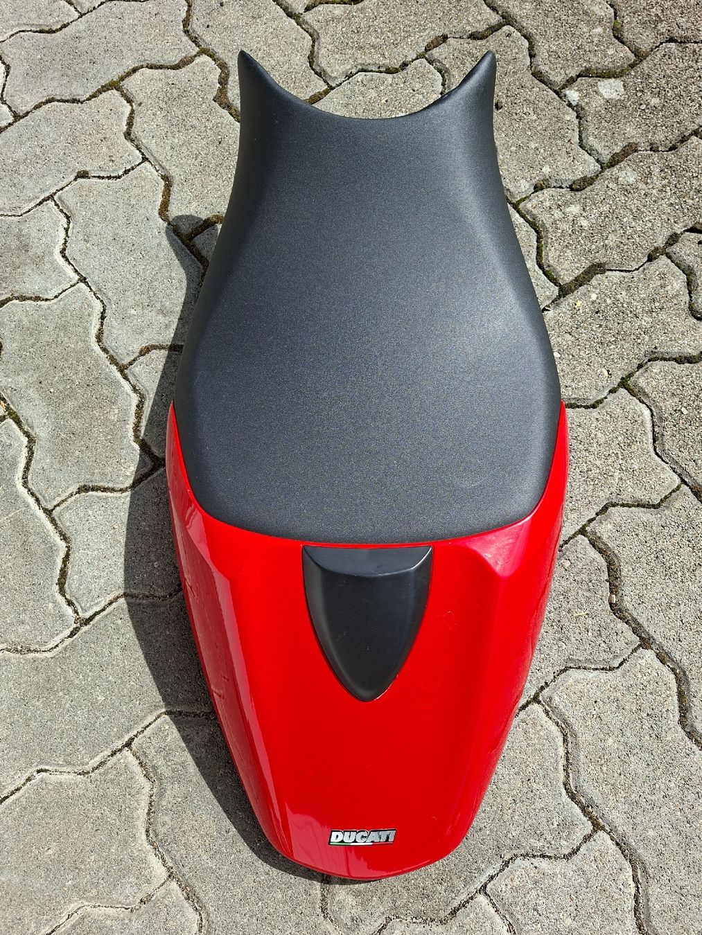Ducati Alle Motorradersatzteile: Ducati Monster Sitzbank – Gebraucht aus Langenthal von nat_qtv9