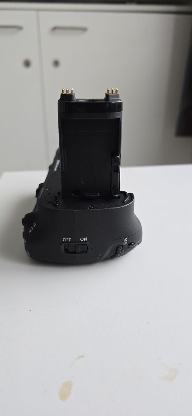 Canon Fotocamera: Canon BG-E11 Akkugriff – Nuovo (secondo la descrizione) da Rüti ZH venduto da S2017 1
