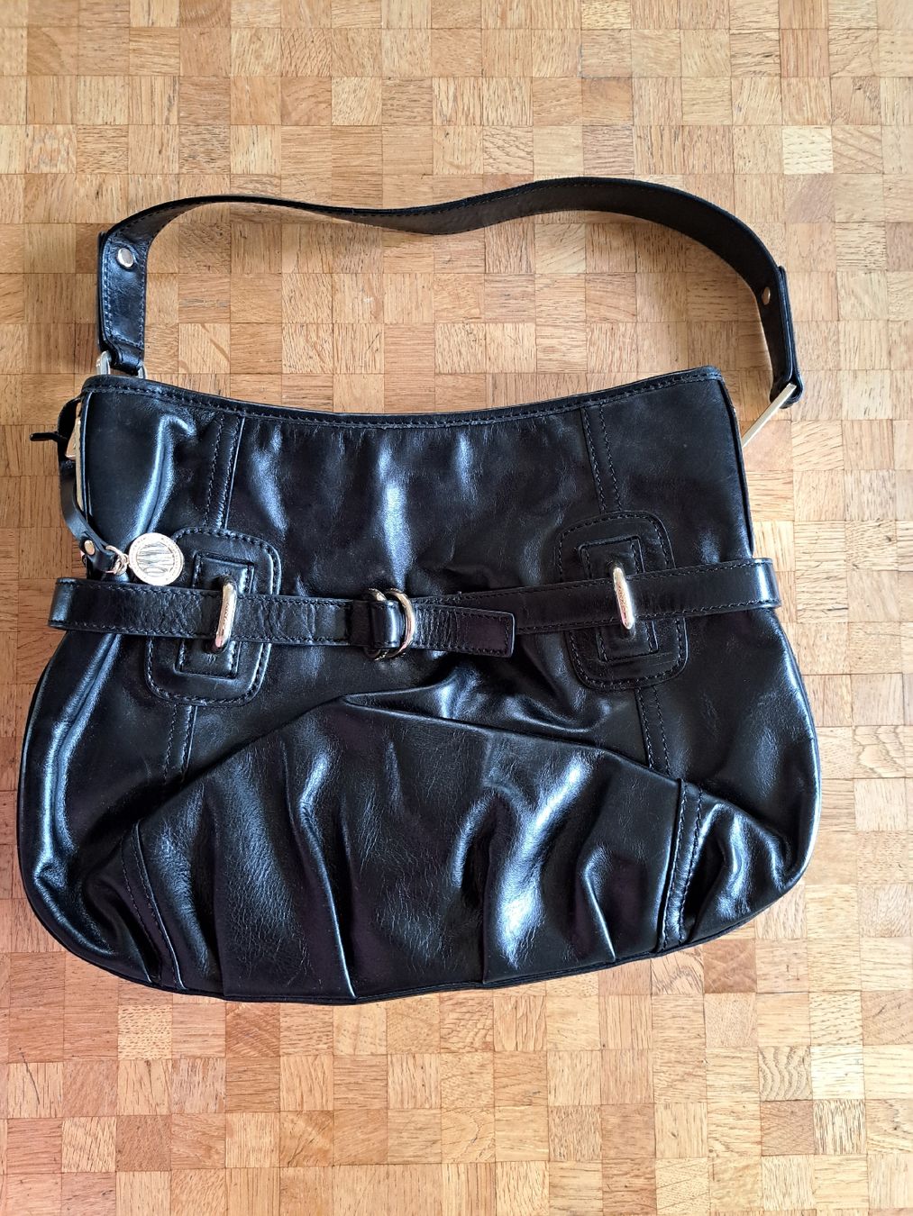 DKNY Borse da donna: DKNY LEDER HANDTASCHE – Usato da Wettingen venduto da ruth100