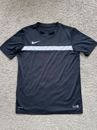 Nike Sportshirt etwa Gr. XS - S