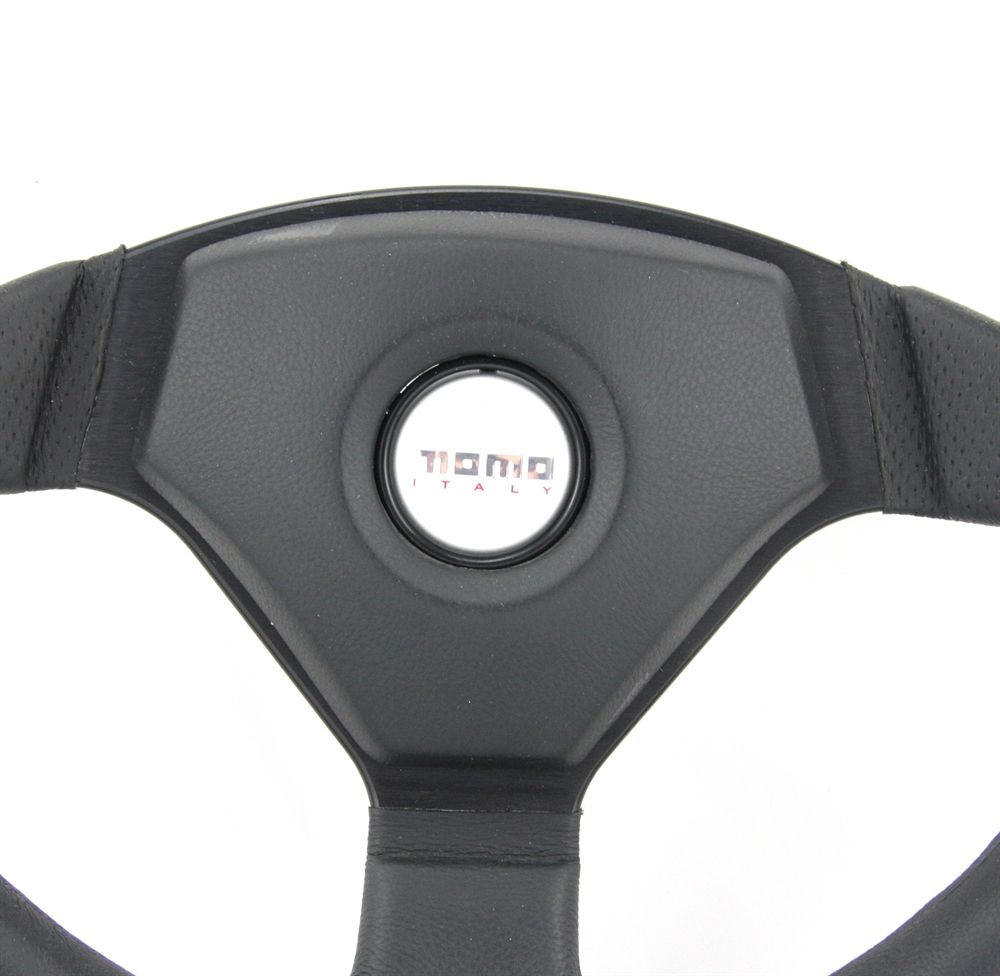 Tutti pezzi di ricambio auto: Momo Leder Sportlenkrad Driver 350mm sch – Nuovo e nell'imballaggio originale da Moers venduto da BMS-Racing 1