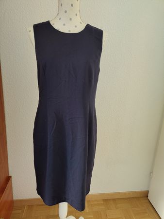 robe midi navy. Robe de travail ou de soirée sérieuse. 