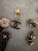 Chanel breloque, pins et barrette