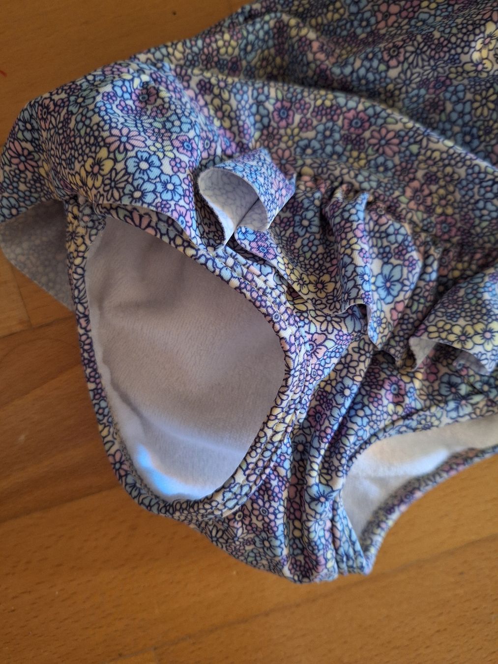 Migros Costumi da bagno & Bikini: Badekleid mit integrierter Badewindel in Gr. 80 – Usato da Oberrieden venduto da man_9tm2 2