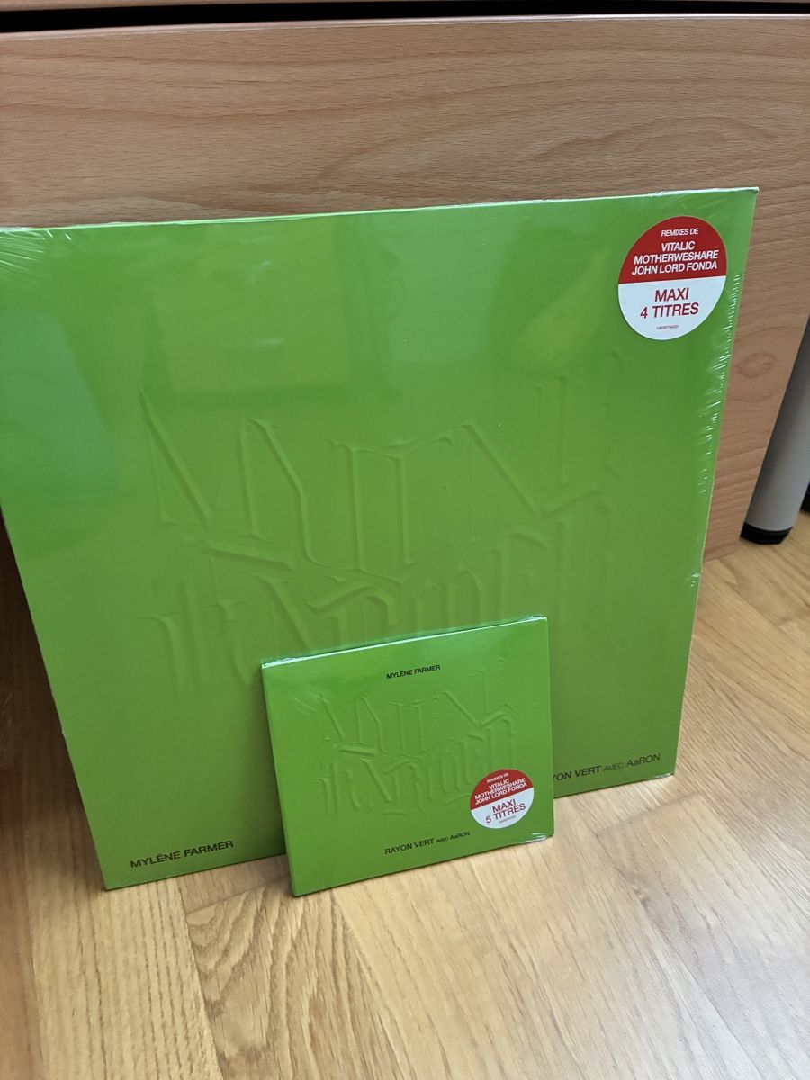 Dischi in vinile: Lot de vinyles et CD de la chanteuse Mylène Farmer  – Nuovo e nell'imballaggio originale da Port venduto da Capitaineharloc 6