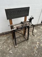 Antike Strickmaschine für feine Damenunterwäsche