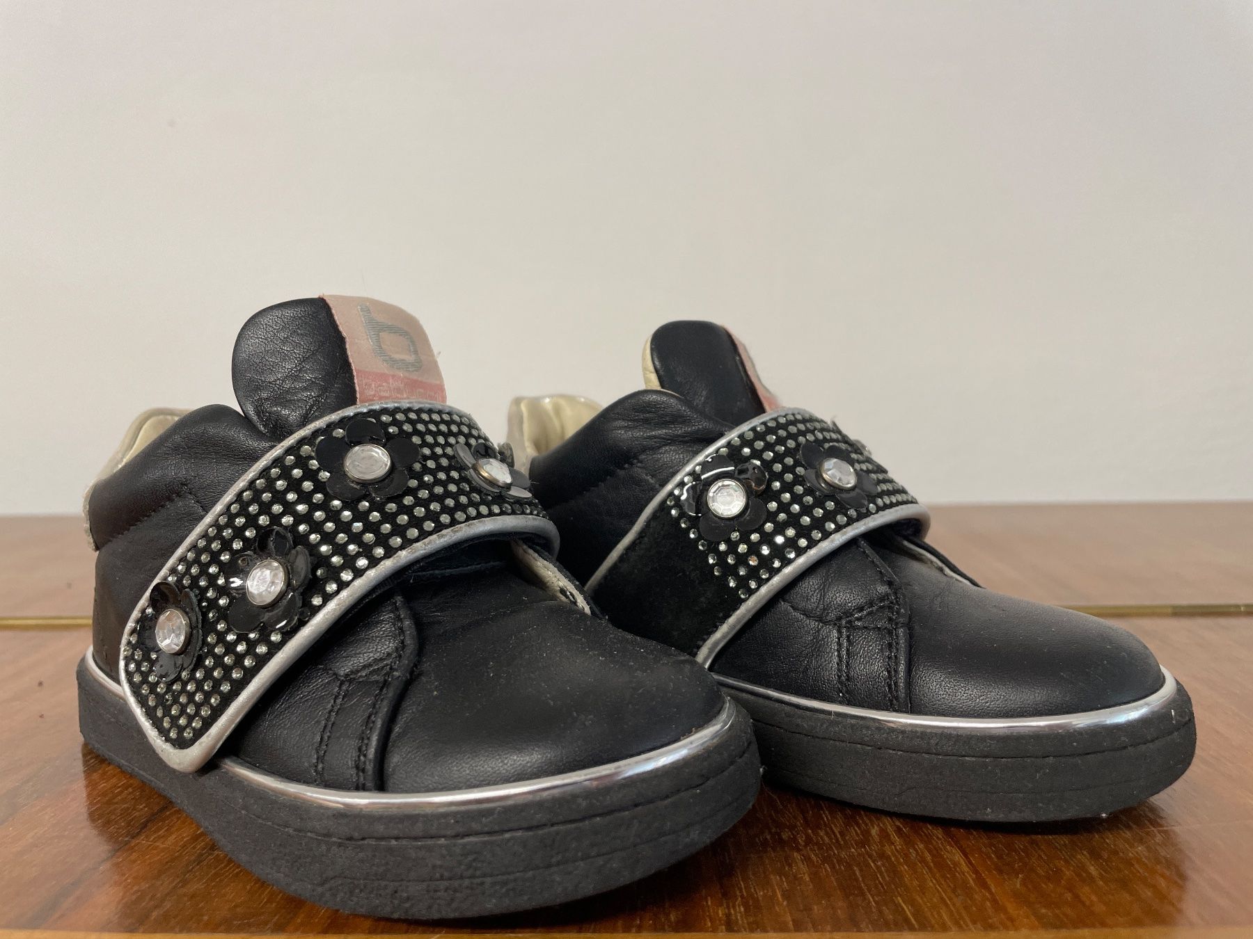 Scarpe per ragazze: Elegante BALDUCCI Mädchen Sneaker / Halbschuhe Gr. 23 – Usato da Frasnacht venduto da GracyStore