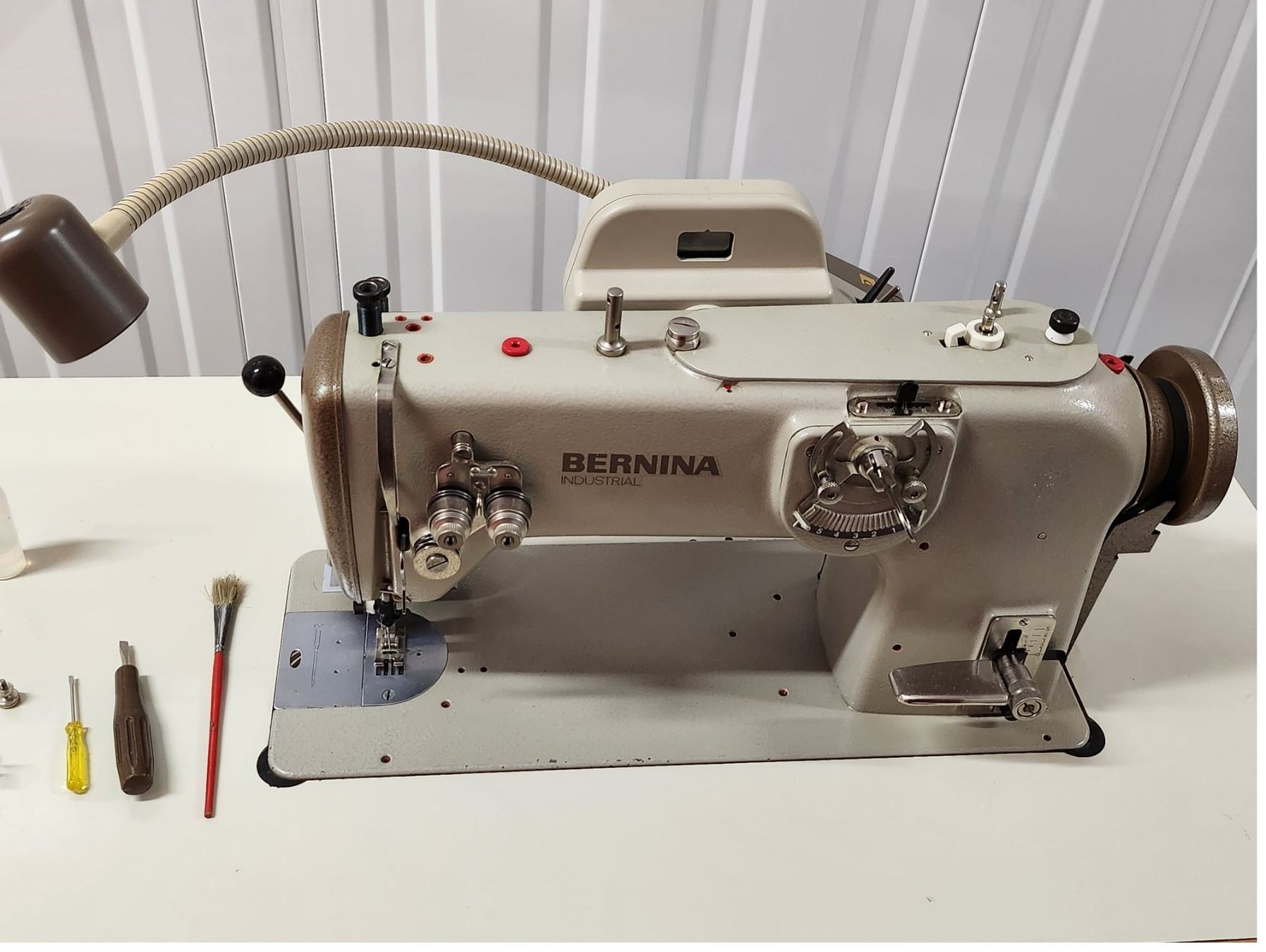 Bernina Nähmaschinen: Industrienähmaschine Bernina 217 – Gebraucht aus Rheinfelden von  4