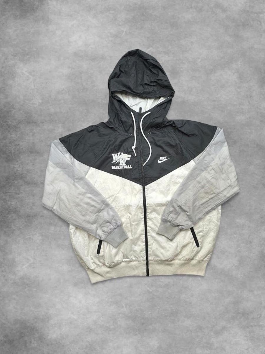 Nike Jacken: Nike jacket – Gebraucht aus Erlinsbach SO von TogaResell
