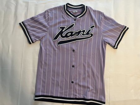 Damen T-Shirt mit Druckknöpfe vorne Karl Kani Grösse M lila