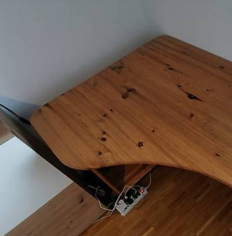 Bureaux: Schreibtisch Holz – D'occasion à Dietikon par Annika_Sa 1