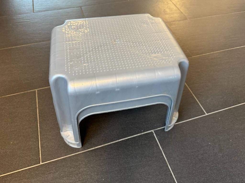 Sgabelli: Gratis: Schemel / Tritthocker 2x – Usato da Galgenen venduto da suissechris 2