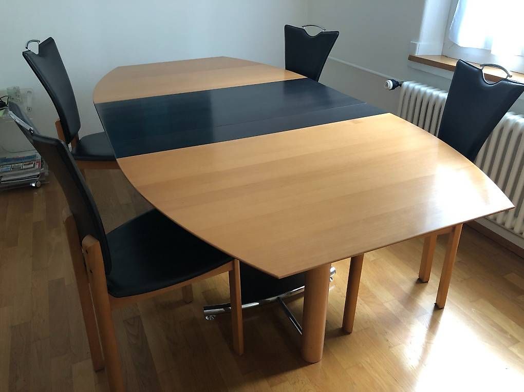 Tables: Esstisch aus Holz, variable Länge, mit 4 Stühlen – D'occasion à Pfäffikon ZH par mk7171