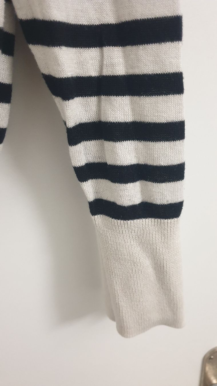 Maglioni & Felpe: Pullover Gr. M, gestreift, V-Ausschnitt mit Spitze – Usato da Gränichen venduto da mic_x2zf 2