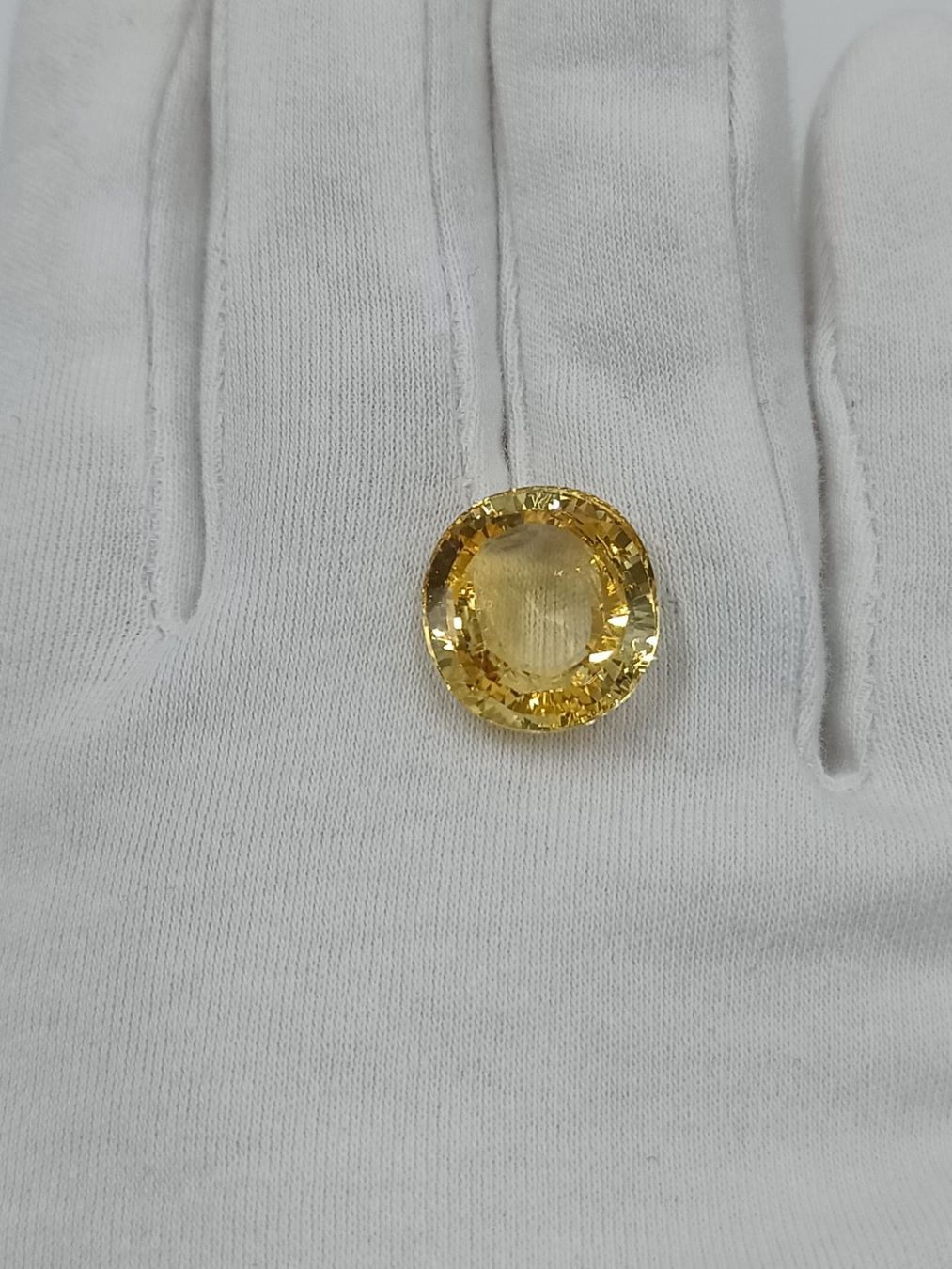 Pietre preziose: 1 GELBER  SAPHIR, 17.93 CT. – Usato da Luzern venduto da EdiGem 7