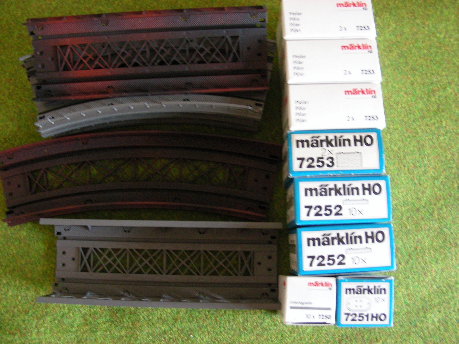 Märklin Modelleisenbahnen: Märklin Ponts – Gebraucht aus Villars-Burquin von Rodjeurs 1