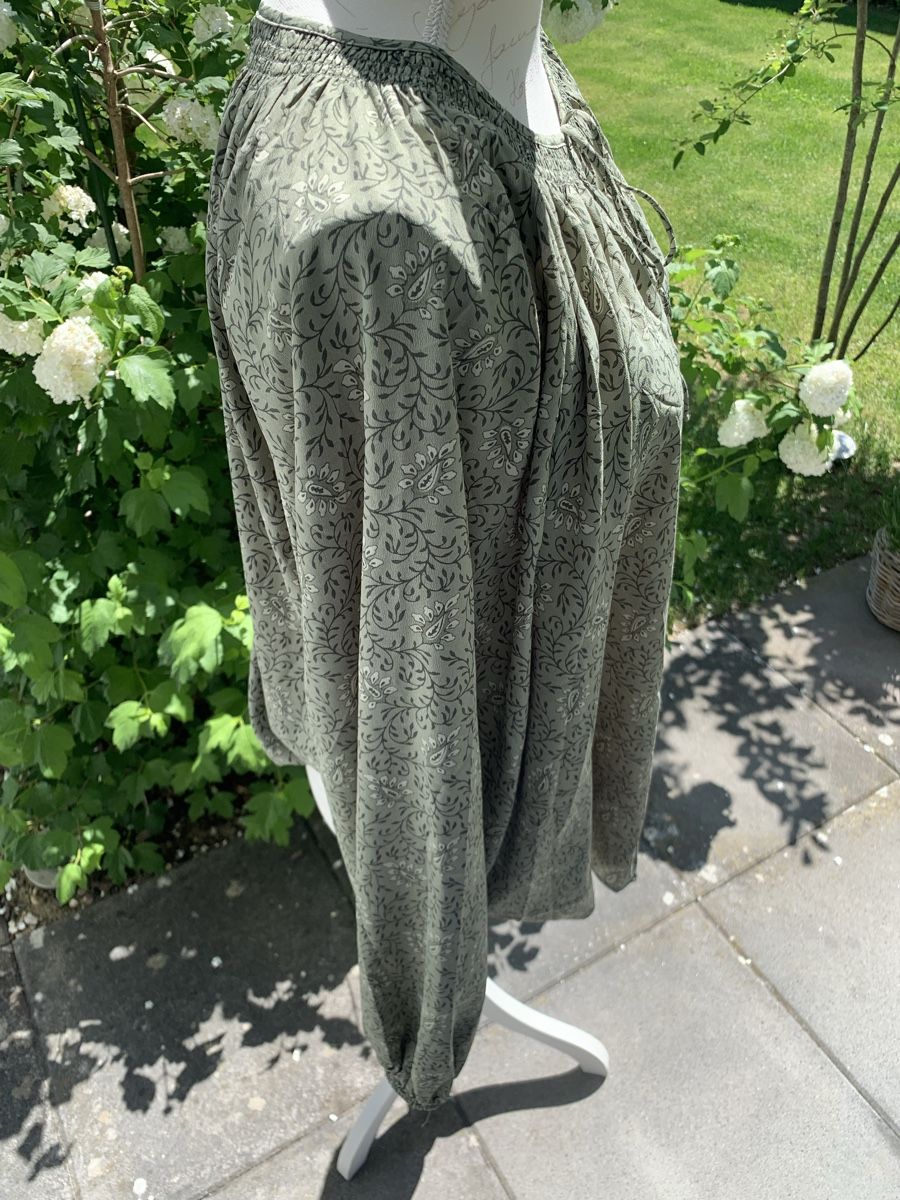 H&M Blusen: Schöne Bluse von H&M Gr. XXL – Gebraucht aus Ellikon an der Thur von Bali1999 3