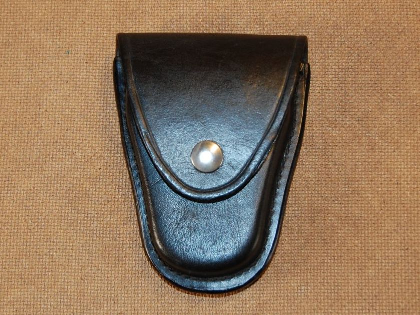 Schützensport: Handschellen Etui, robustes Leder – Neu (gemäss Beschreibung) aus Magden von Hornet2
