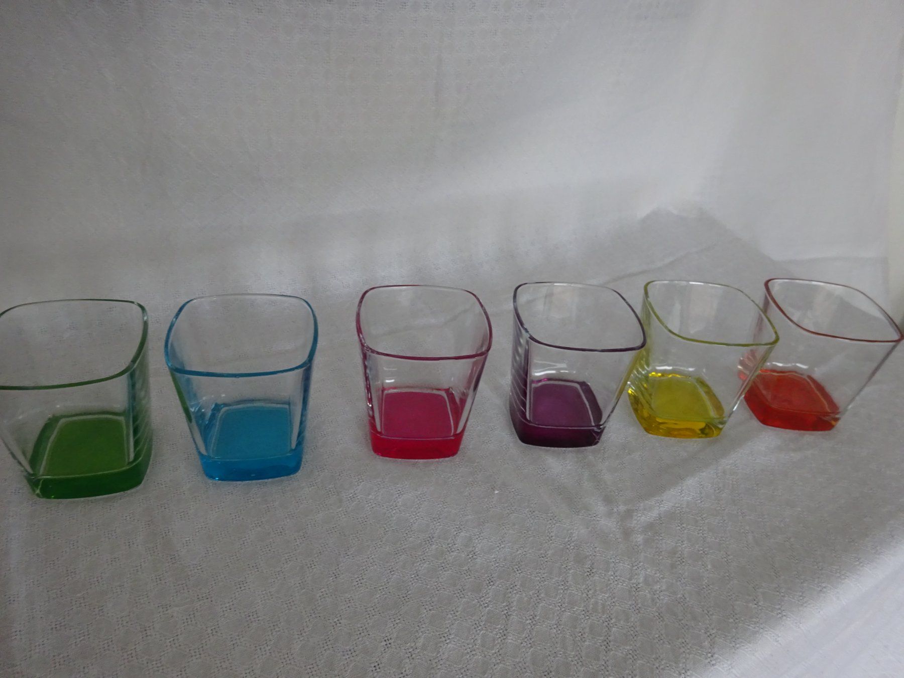 Bicchieri: Bunte Trinkgläser aus Glas – Usato da Birmenstorf AG venduto da nfl_6z2d 1
