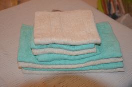 4 SERVIETTES DE BAIN + 4 LAVETTES - NEU 4X CM 50X30