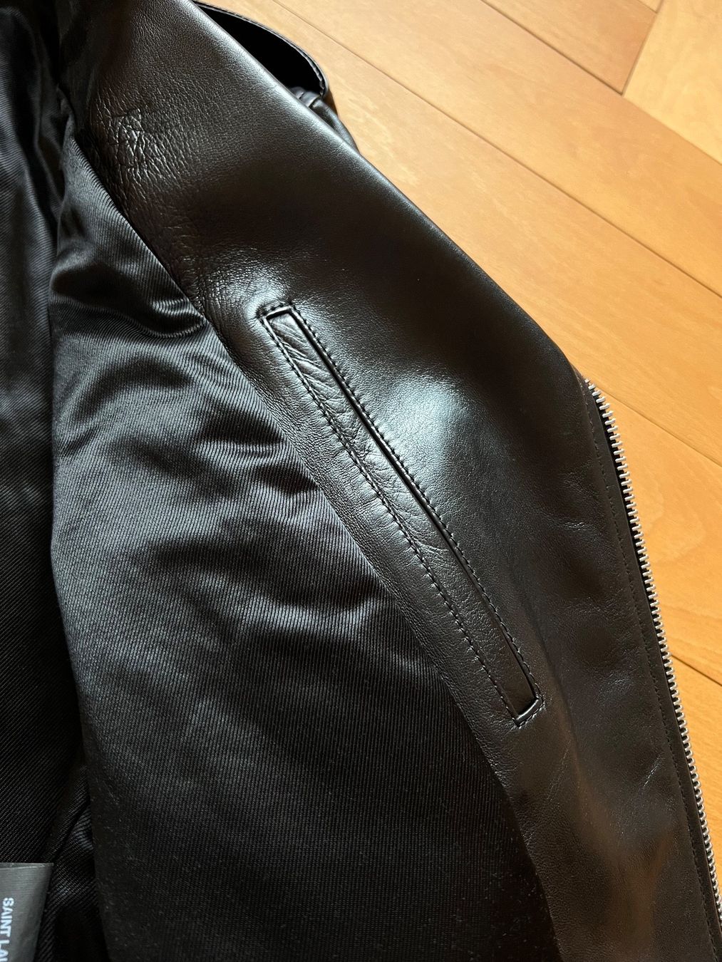 Saint Laurent Giacche: Saint Laurent Leather Biker Jacket – Usato da Zürich venduto da Claus-Zr 5