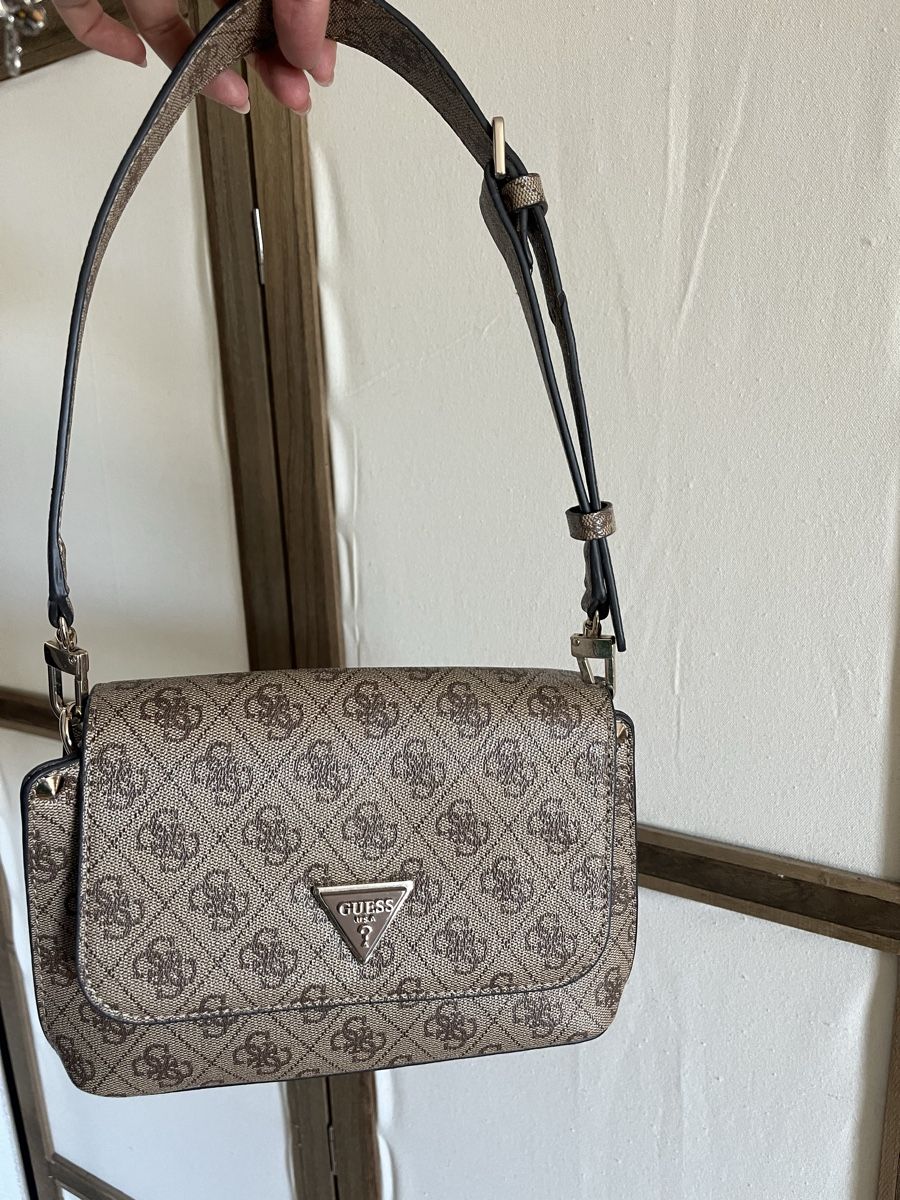 Guess Taschen für Damen: Guess Schultertasche – Neu (gemäss Beschreibung) aus Bolligen von yue_9wxw