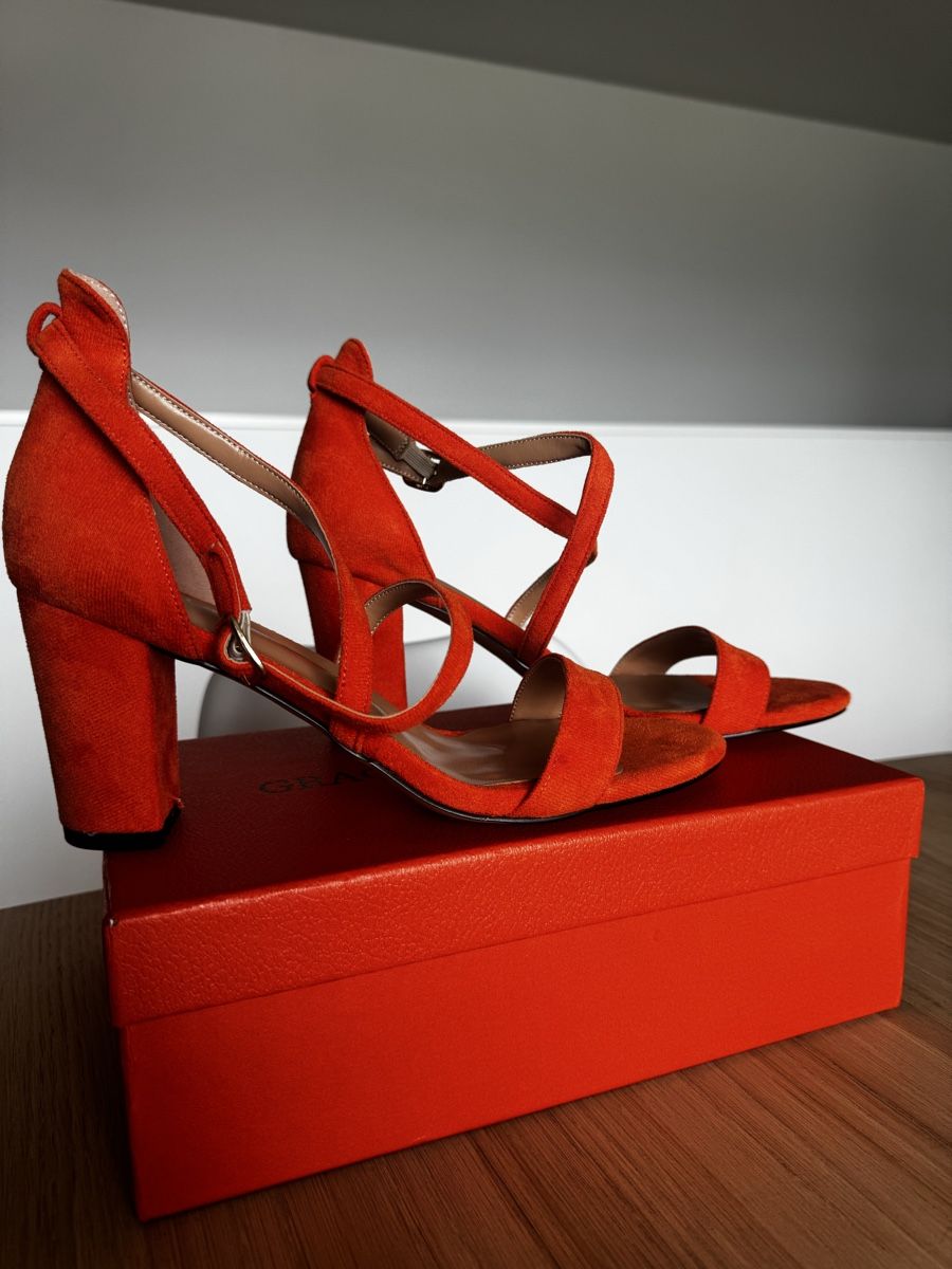 Chaussures femmes: Sommersandalen mit Absatz – Neuf avec emballage d'origine à Luzern par bettinabuyingthings 2