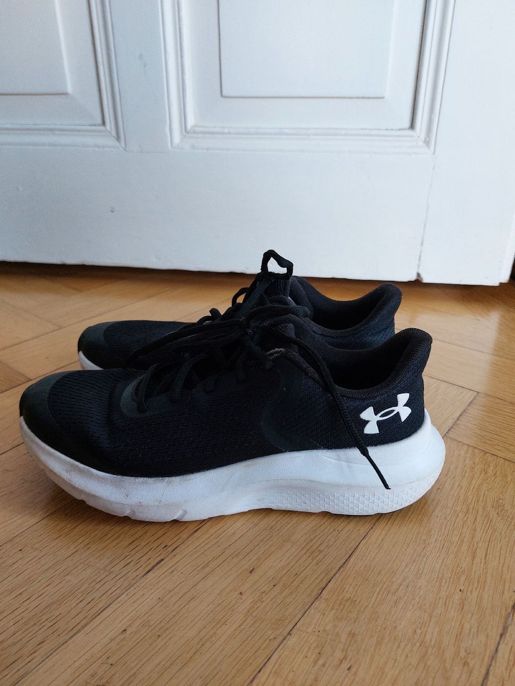 Under Armour Scarpe per ragazzi: Turnschuhe schwarz – Usato da Kriens venduto da nordlicht09 1
