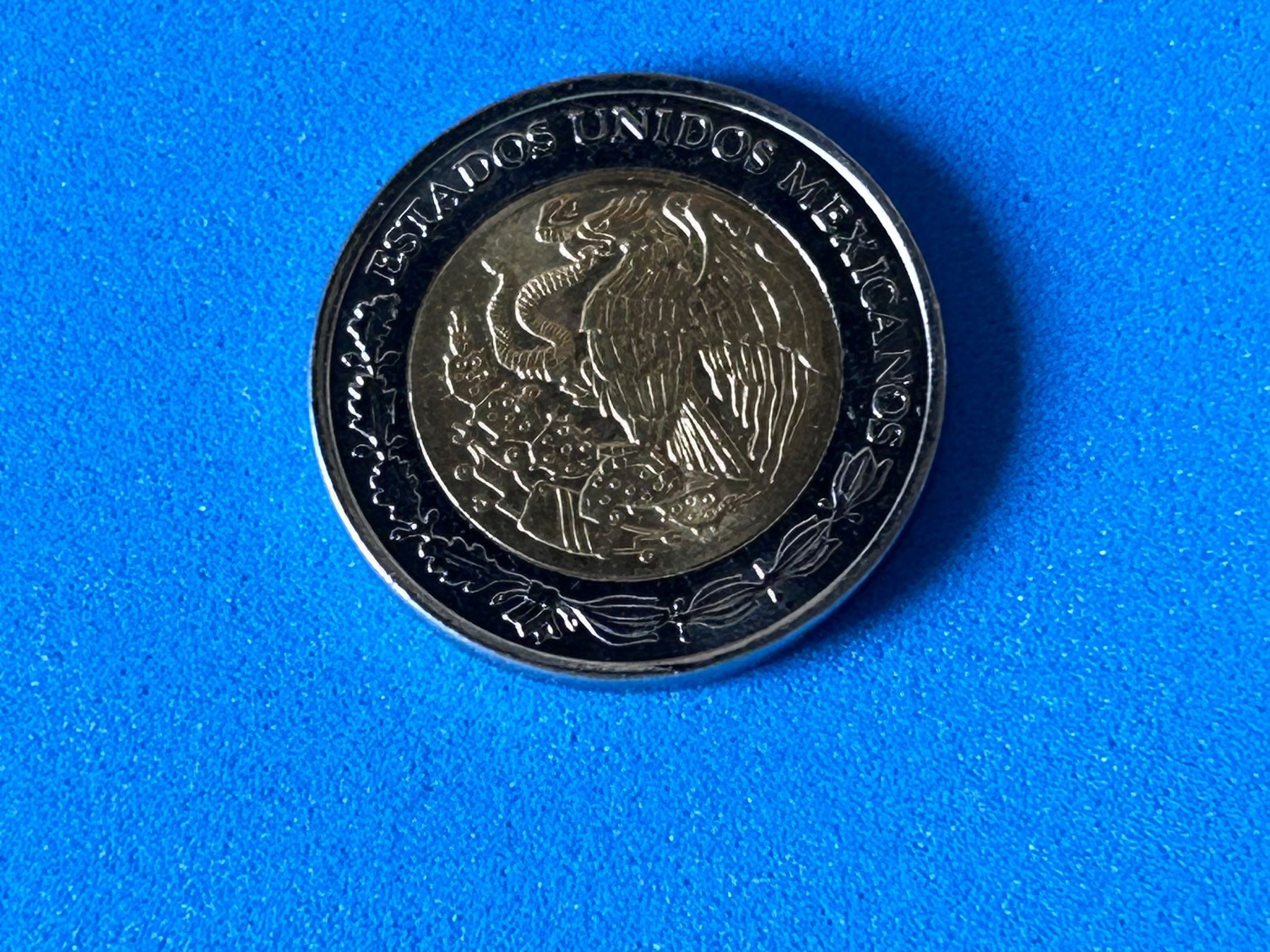 Toutes les monnaies: Mexico - 1 Peso 2012 – D'occasion à Corcelles NE par AJKader 7