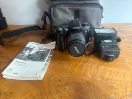 Fujifilm FinePix S2 Pro mit AF Nikkor 28-100mm & Blitz — Get