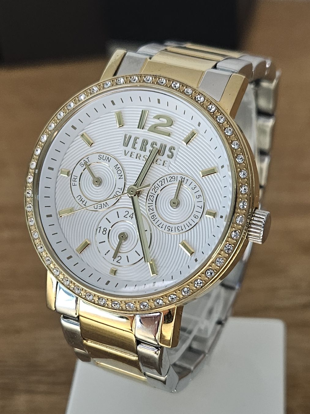 Versace Uhren: Versus Versace Uhr 37mm mit Box  – Gebraucht aus Flamatt von pie_f9zm