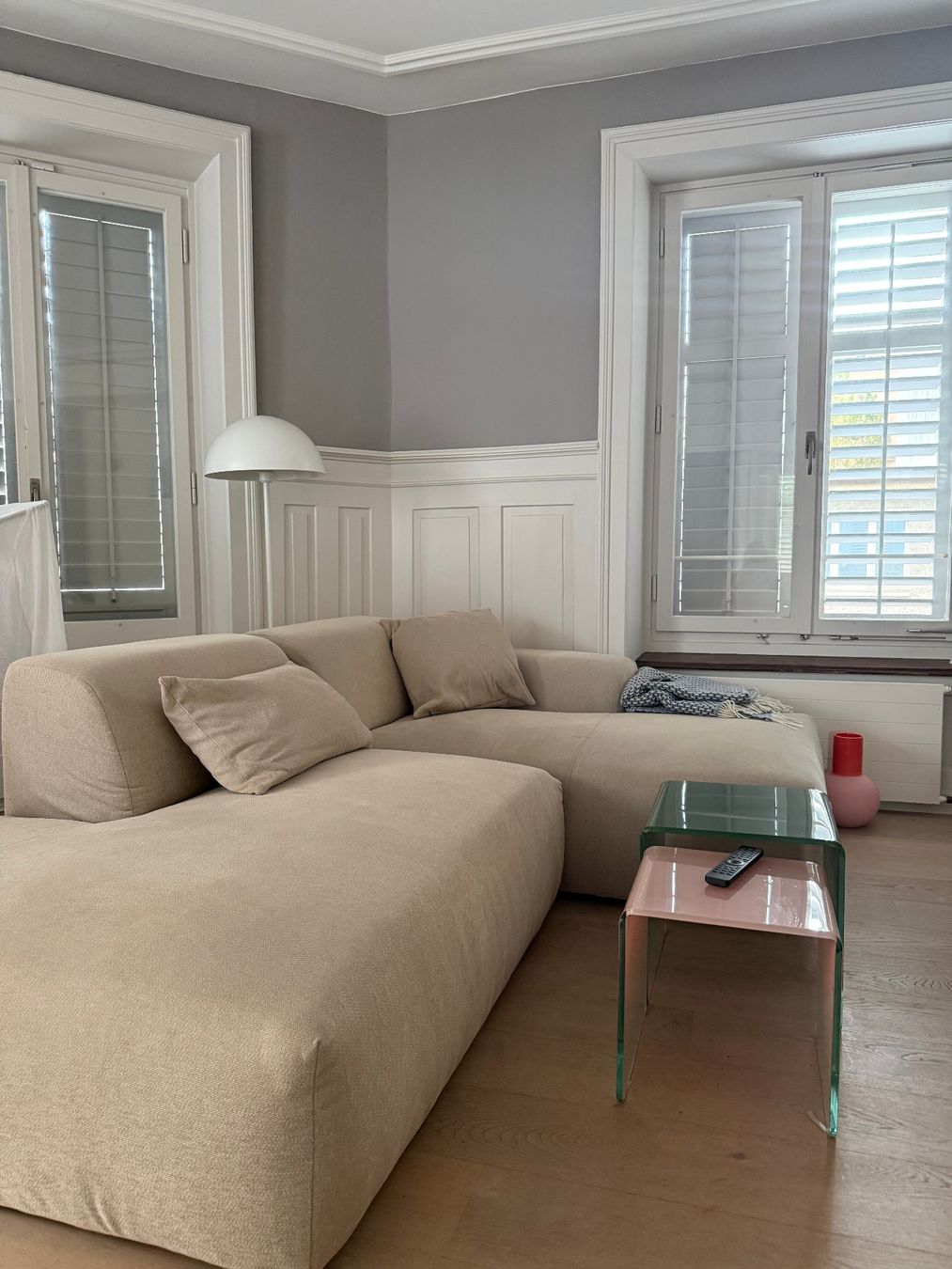 Sofas: MYCS Ecksofa PYLLOW cremeweiss – D'occasion à Zürich par lea_9s5y 1