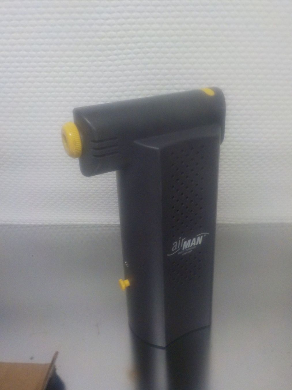 Pompe: Airmatic (4) Luftpumpe – Usato da Muri b. Bern venduto da Salobre