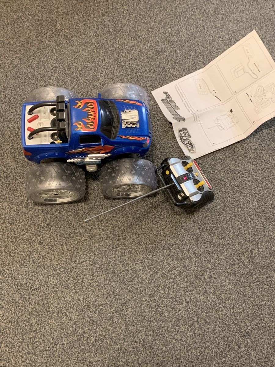 RC4WD Modellismo RC: Ferngesteuertes Auto Thunder Spin mit Licht - Ki61 – Nuovo (secondo la descrizione) da Erlenbach ZH venduto da Ritschly 1