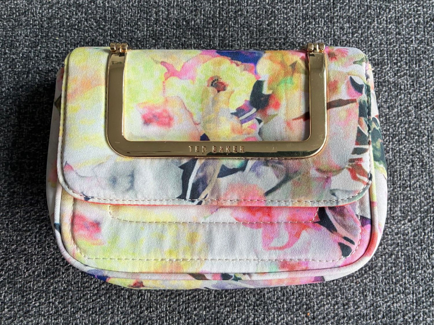 Ted Baker Borse da donna: Ted Baker Handtasche – Usato da Basel venduto da h4w_h5bq