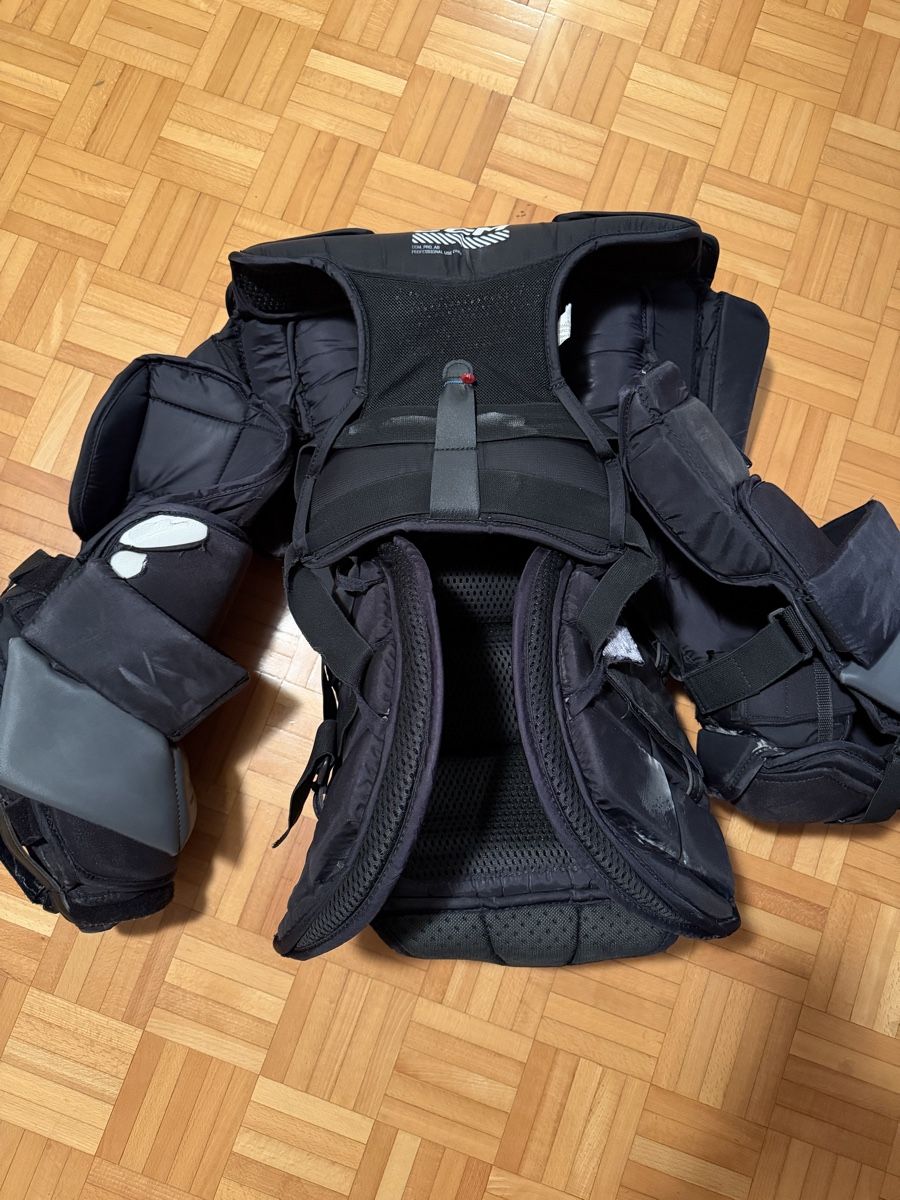 Protezioni & Imbottiture: plastron ccm  – Usato da Les Avanchets venduto da jaa_9np9 1
