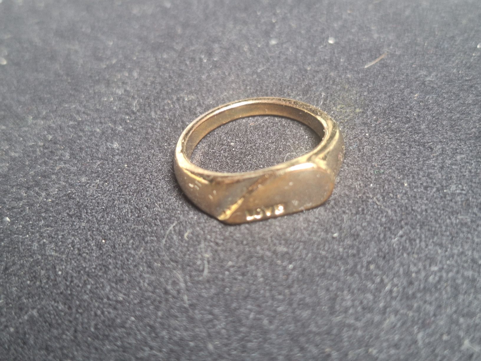 Anelli: Bague ,,LOVE,, – Usato da Crans VD venduto da Yobia8 1