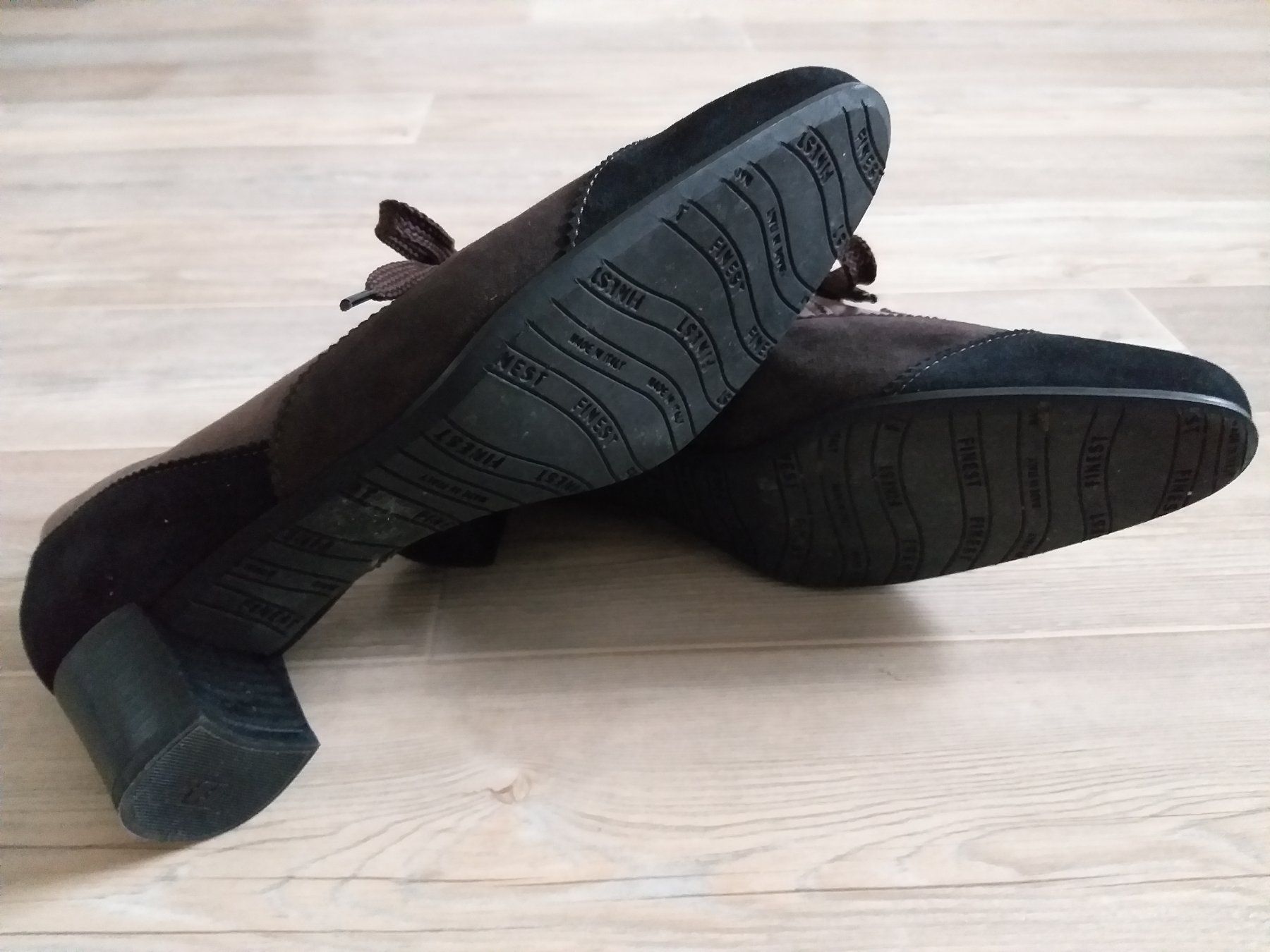 Scarpe da donna: FINEST Chaussures / Schuhe pointure / Nummer 40 – Usato da Cossonay-ville venduto da Super-Price-Quality 8