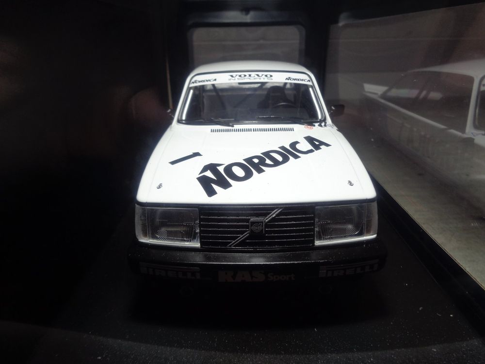 Ixo 1:18 Volvo 240 Turbo #1 3ème ETCC Brünn 1986 Cecotto, Olofsson