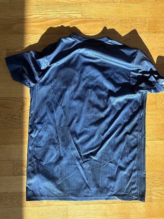 Manchester United Canottiere & Pantaloni: Manchester United  Trikot – Usato da Aarau venduto da aci3 1